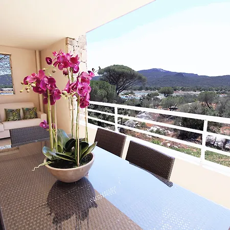 Salina Bay Aparthotel 4*