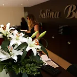 萨利纳湾公寓酒店 4*