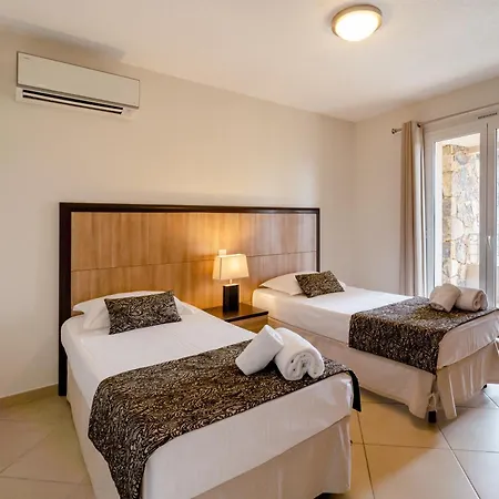 Hotel apartamentowy Salina Bay 4*