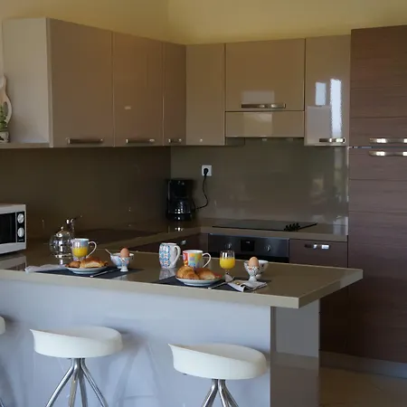 מלון דירות Salina Bay 4*